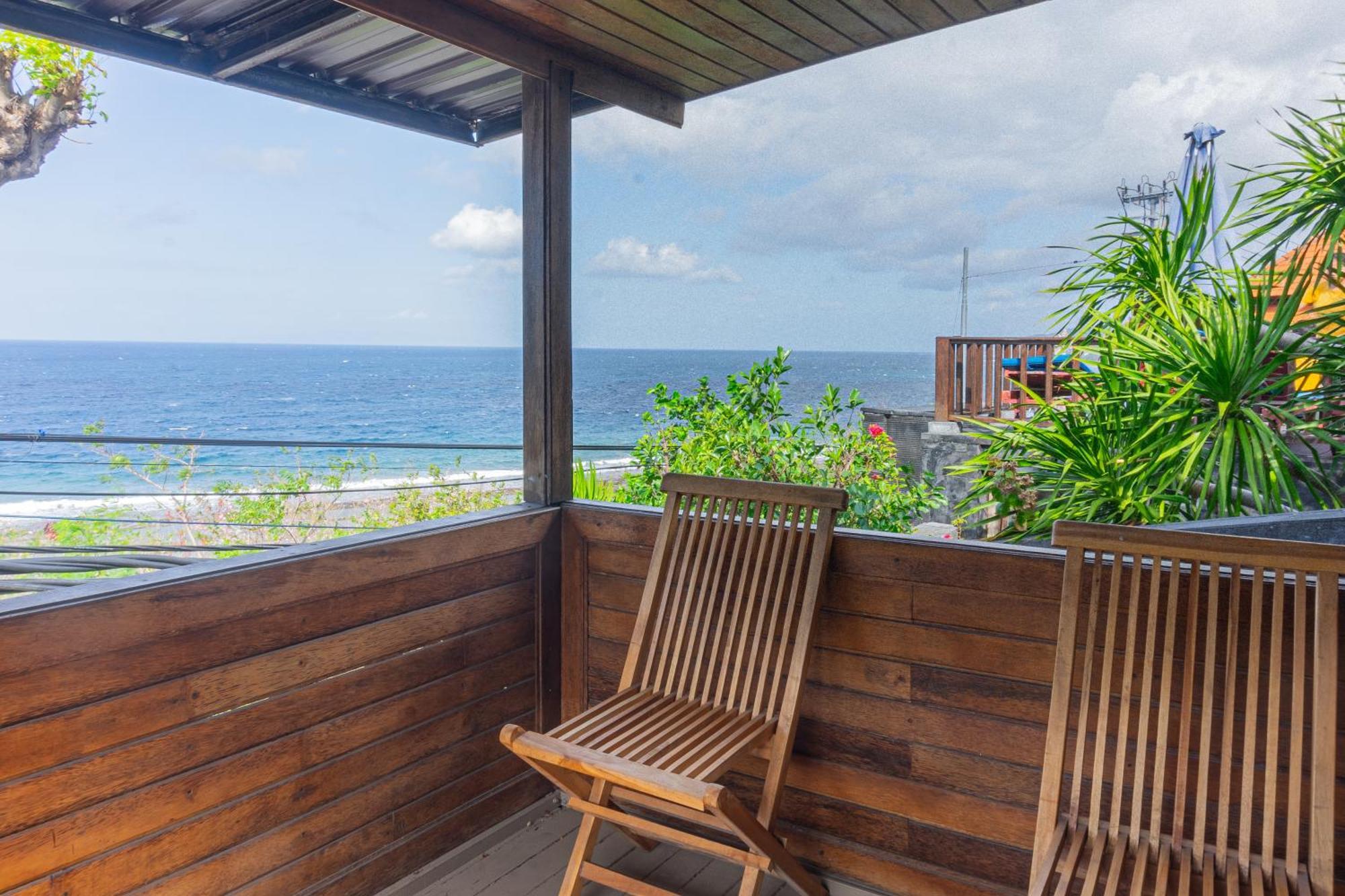Manta Cottages With Sea View Batununggul Exterior photo